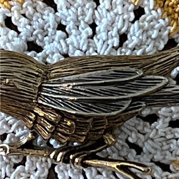 Awesome Vintage Brooch.  Bird Sitting on a Limb - Picture 4 of 8